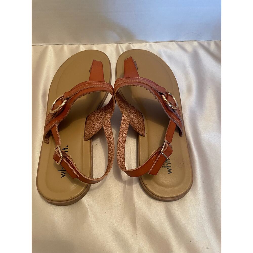 Women’s Thong Strap Sandal with Buckle on Side brownish color size 8